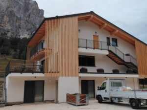 Il Rifugio Tomè – un intervento di demolizione e ricostruzione fra difficoltà logistiche e tempistiche ristrette (cod. AF2-508311)